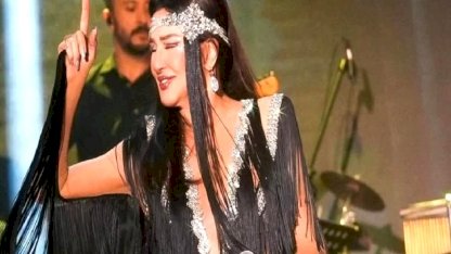 Nükhet Duru’nun sahne kıyafeti olay oldu