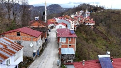 Ordu ile Samsun sınırında bulunan mahalleli bu sene aynı anda iftar açtı