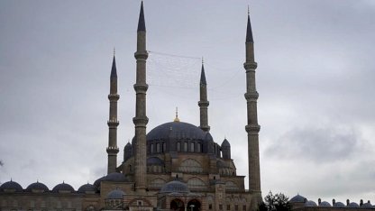 Selimiye Camii’nde Ramazan Hazırlığı: Minareler mahyayla aydınlandı