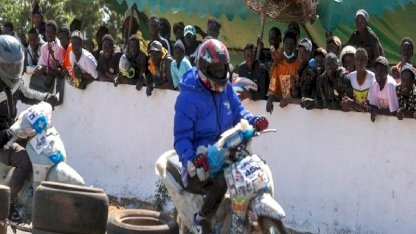 Senegal’de 'Jakarta' motor taksileri ralli pistinde yarıştı