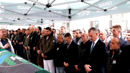 Tribünden düşerek ölen taraftarın cenazesi defnedildi