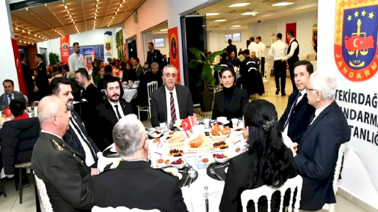 Tekirdağ Valisi Soytürk, şehit aileleri ve gazilerle iftar yaptı