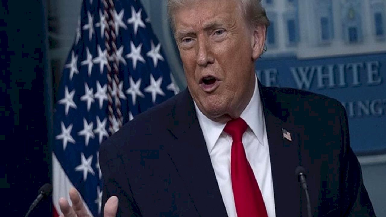 Trump'tan İran paylaşımı: Panikteler, altlarına yapıyorlar