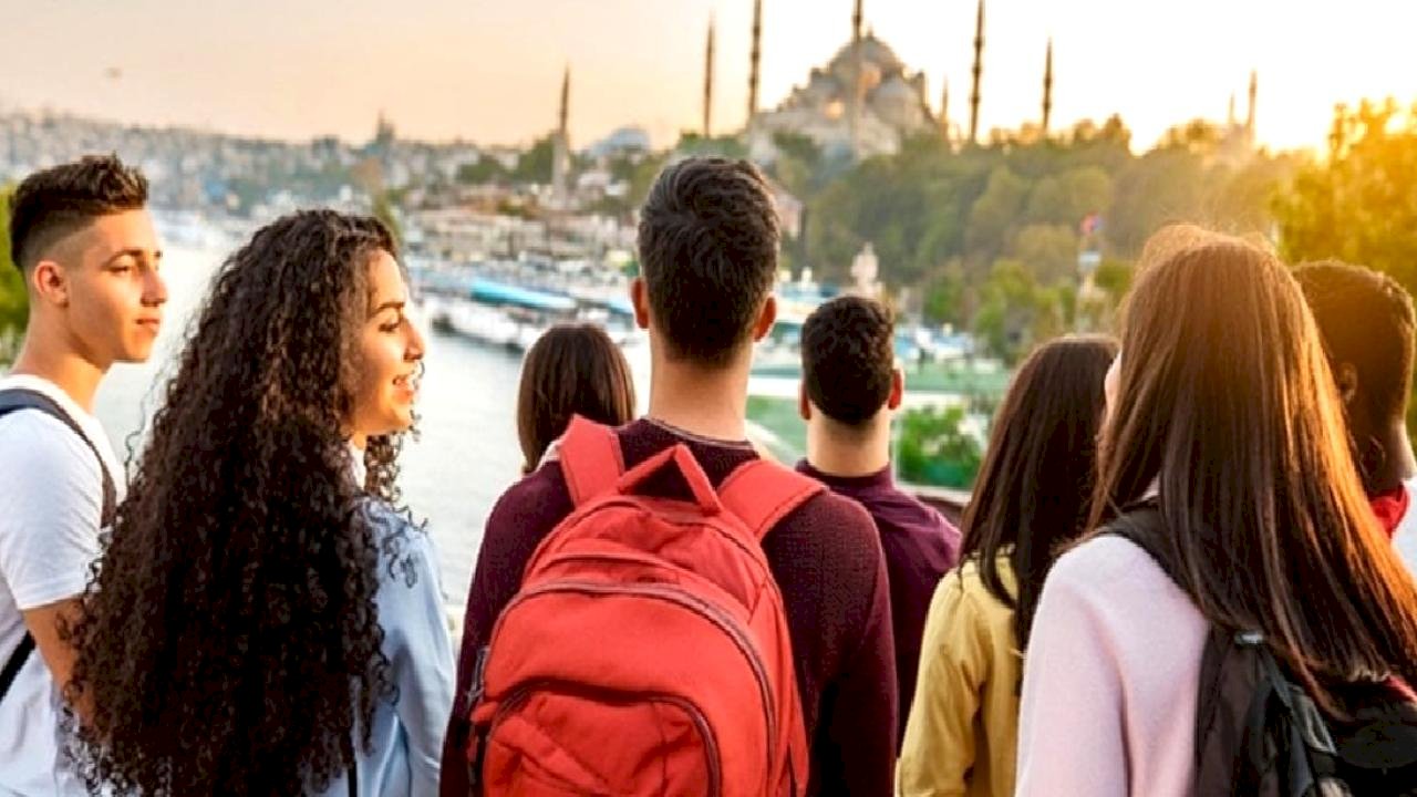 Türkiye AB'den 10,5 yaş daha genç