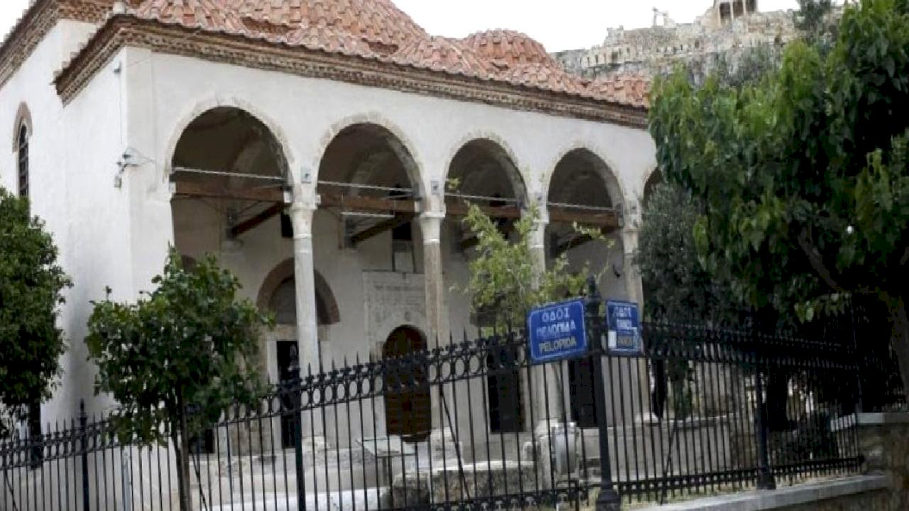 Yunanistan’da mescit krizi: Ruhsatsız olanlar kapatılacak