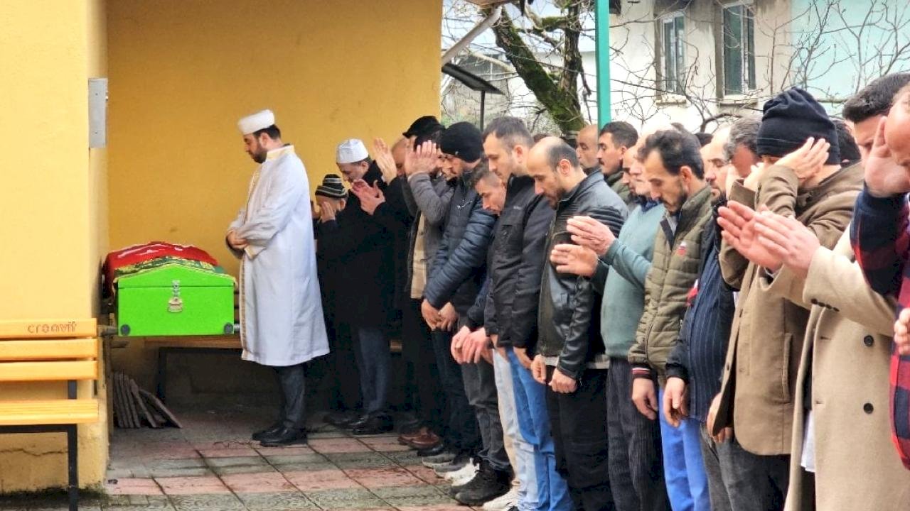 Zonguldak'ta kaçak maden ocağı faciası: Ölen işçi son yolculuğuna uğurlandı