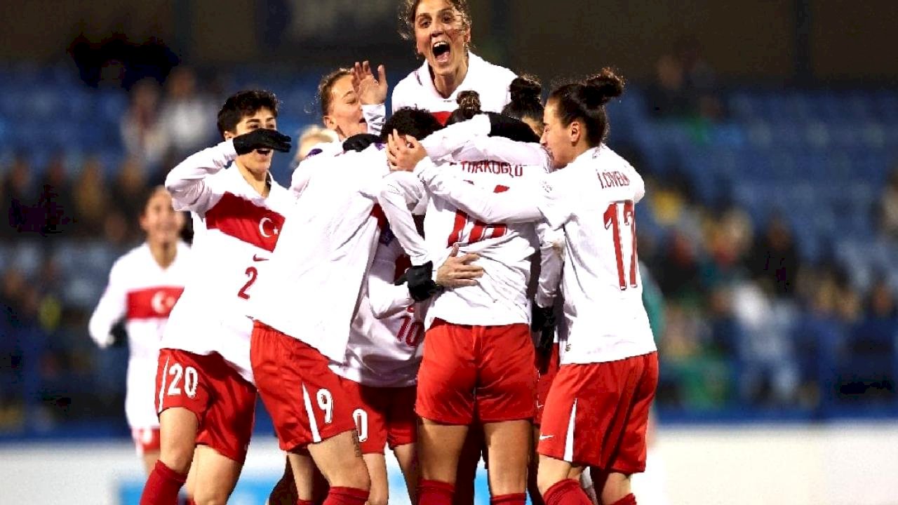 A Milli Kadın Futbol Takımı, Kuzey İrlanda'yı tek golle yıktı