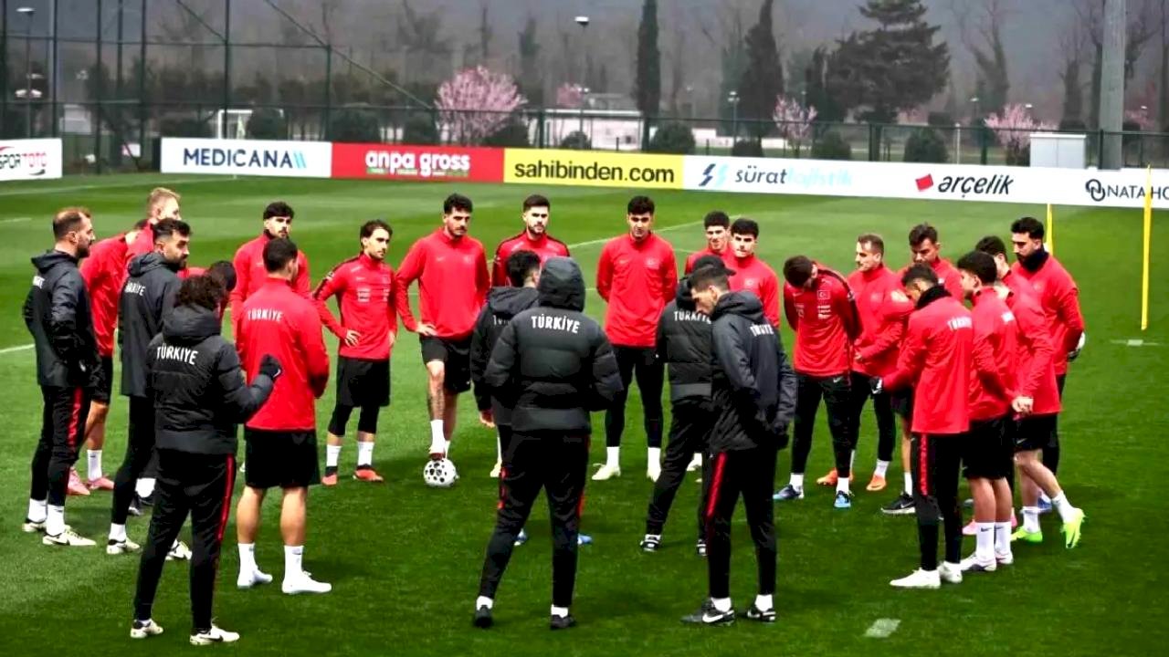 A Milli Takım, Romanya Maçı Öncesi Hazırlıklarını Sürdürüyor