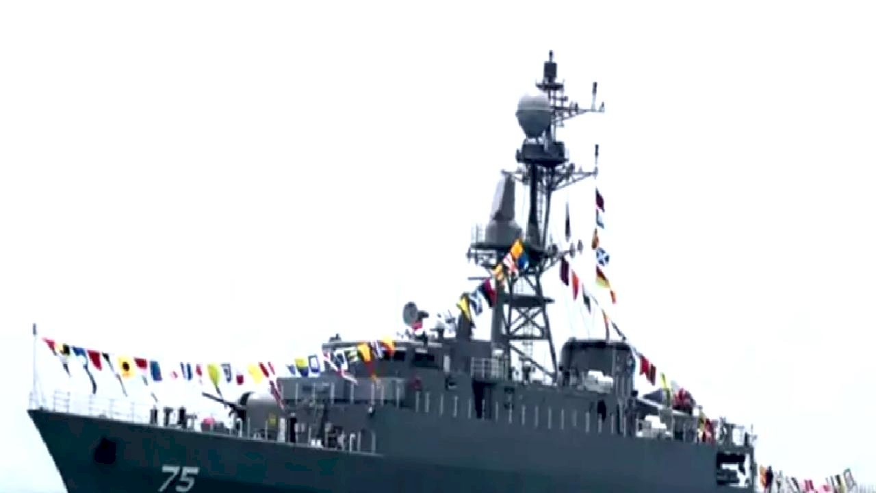 ABD, İran Fırkateynini Batırdı