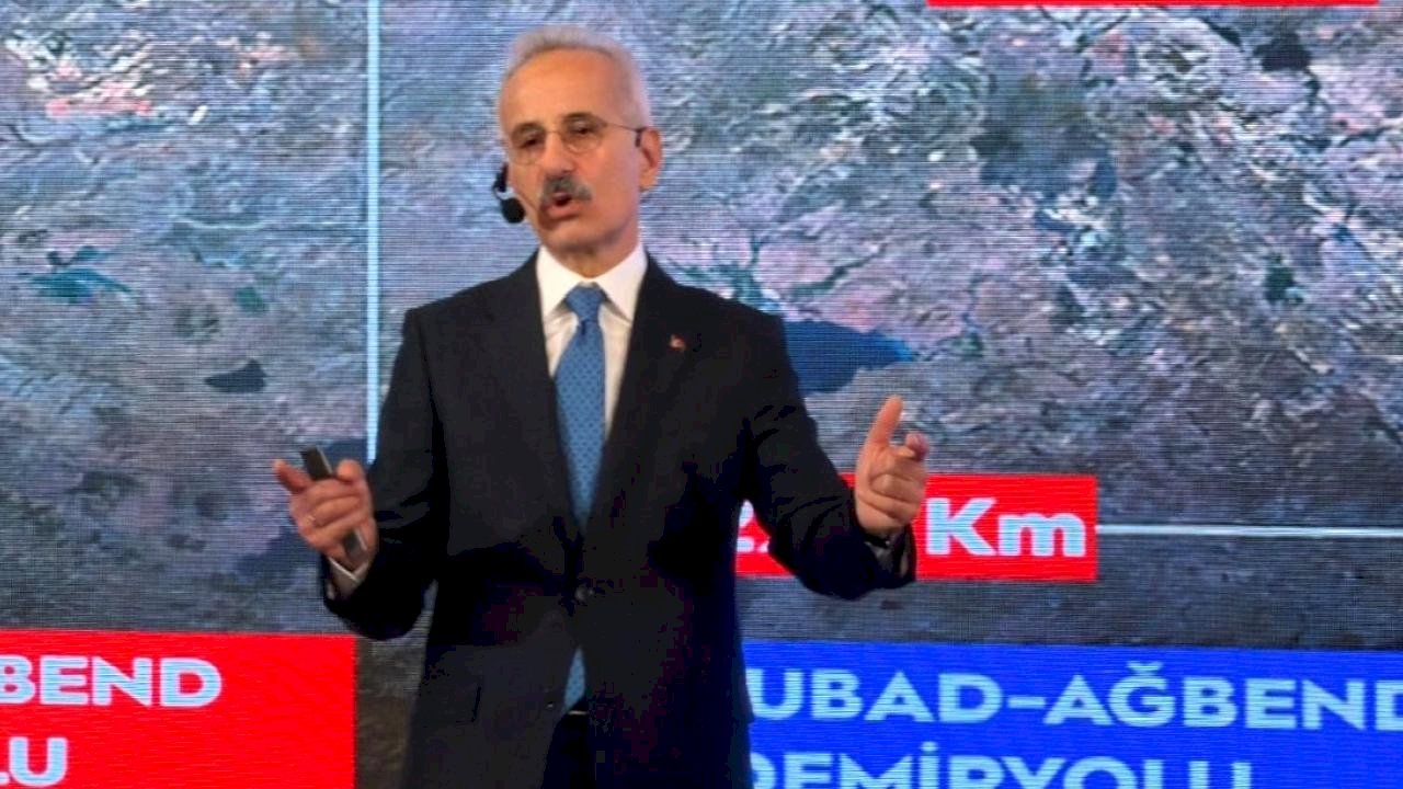 Abdulkadir Uraloğlu: Karadeniz’e demir yolu Samsun’dan Sarp’a uzanacak