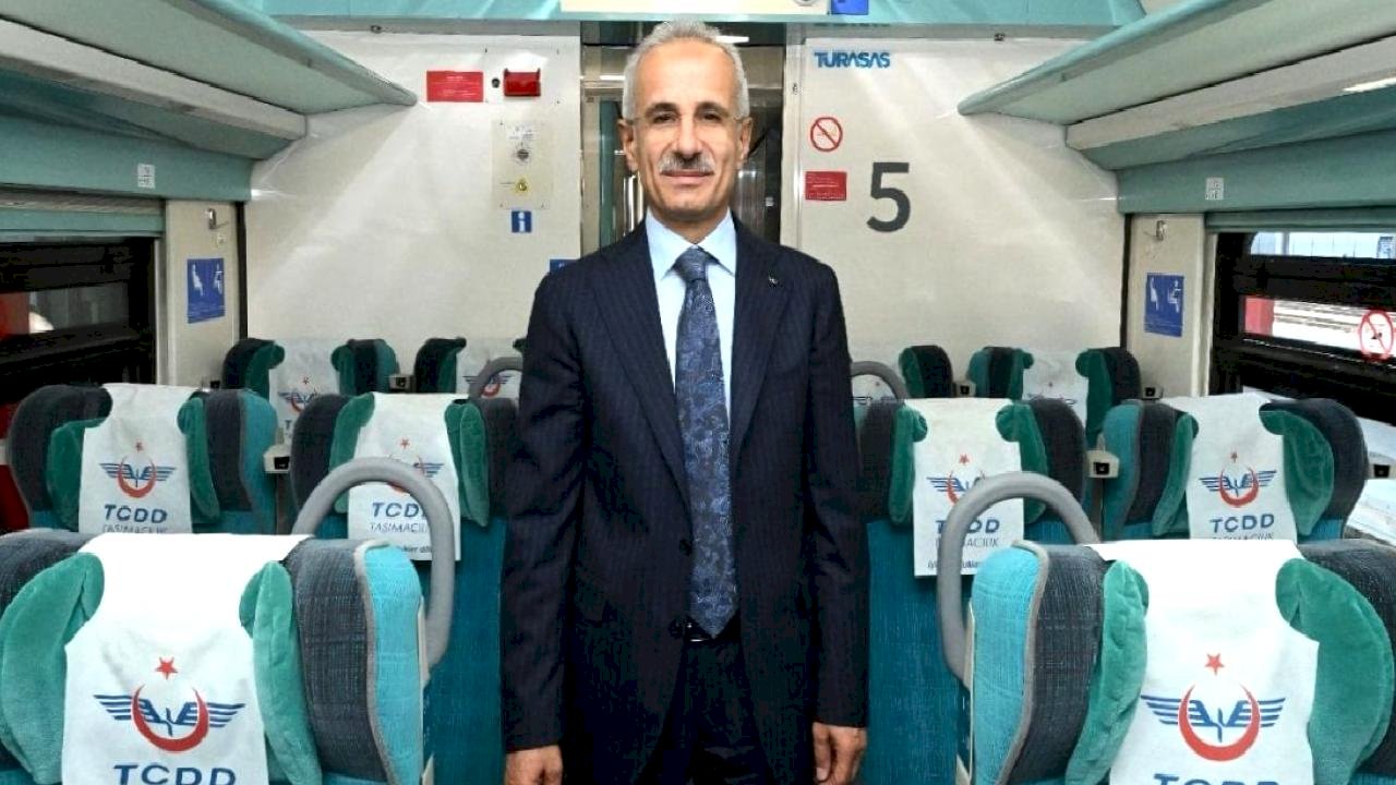 Abdulkadir Uraloğlu: Sakarya'daki Türkiye'nin ilk hızlı tren fabrikasının yapımında yüzde 55 ilerleme sağlandı