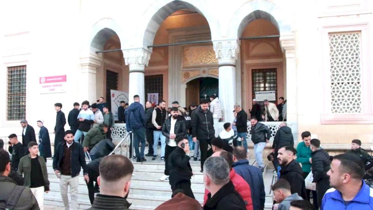 Adana'da Ramazan Bayramı Namazı Coşkusu