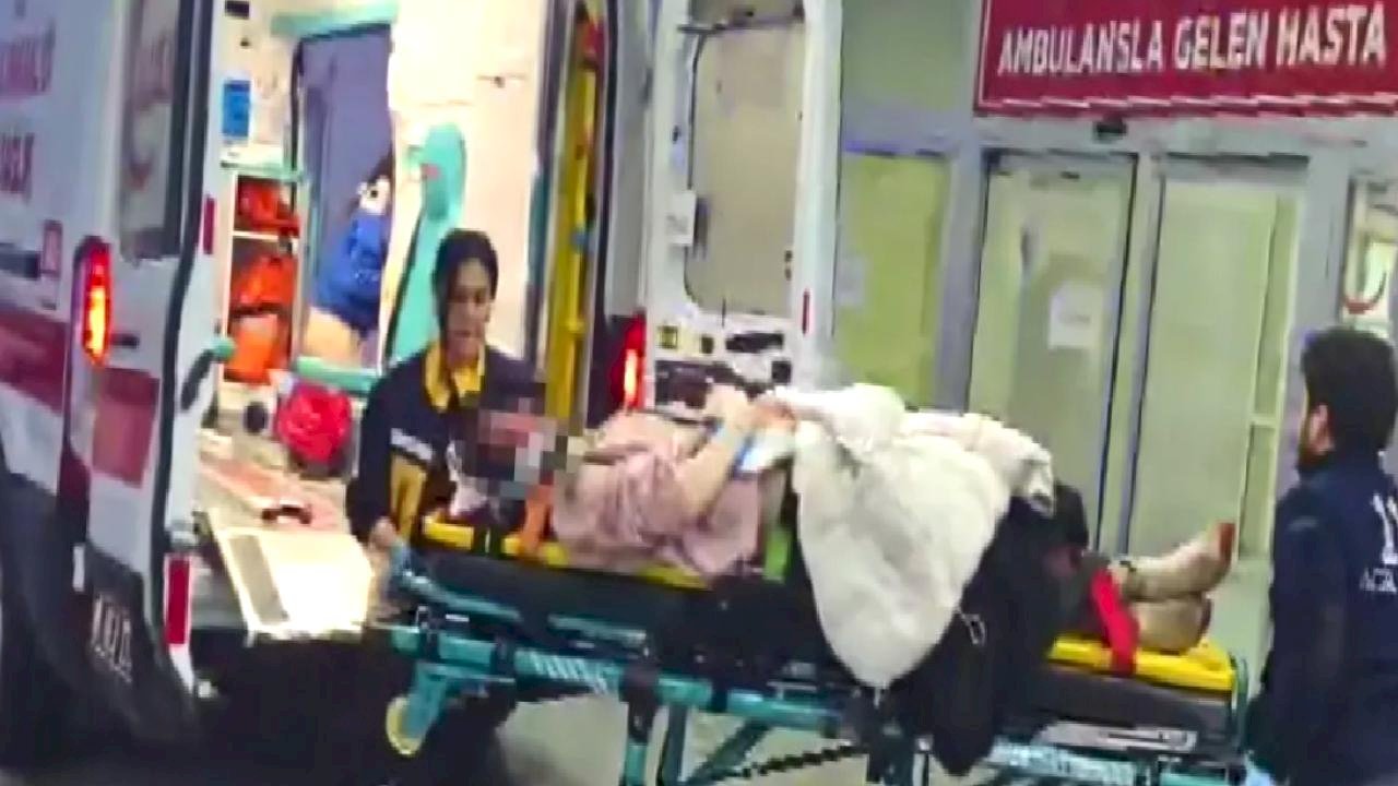 Adana'da yolcu otobüsü devrildi