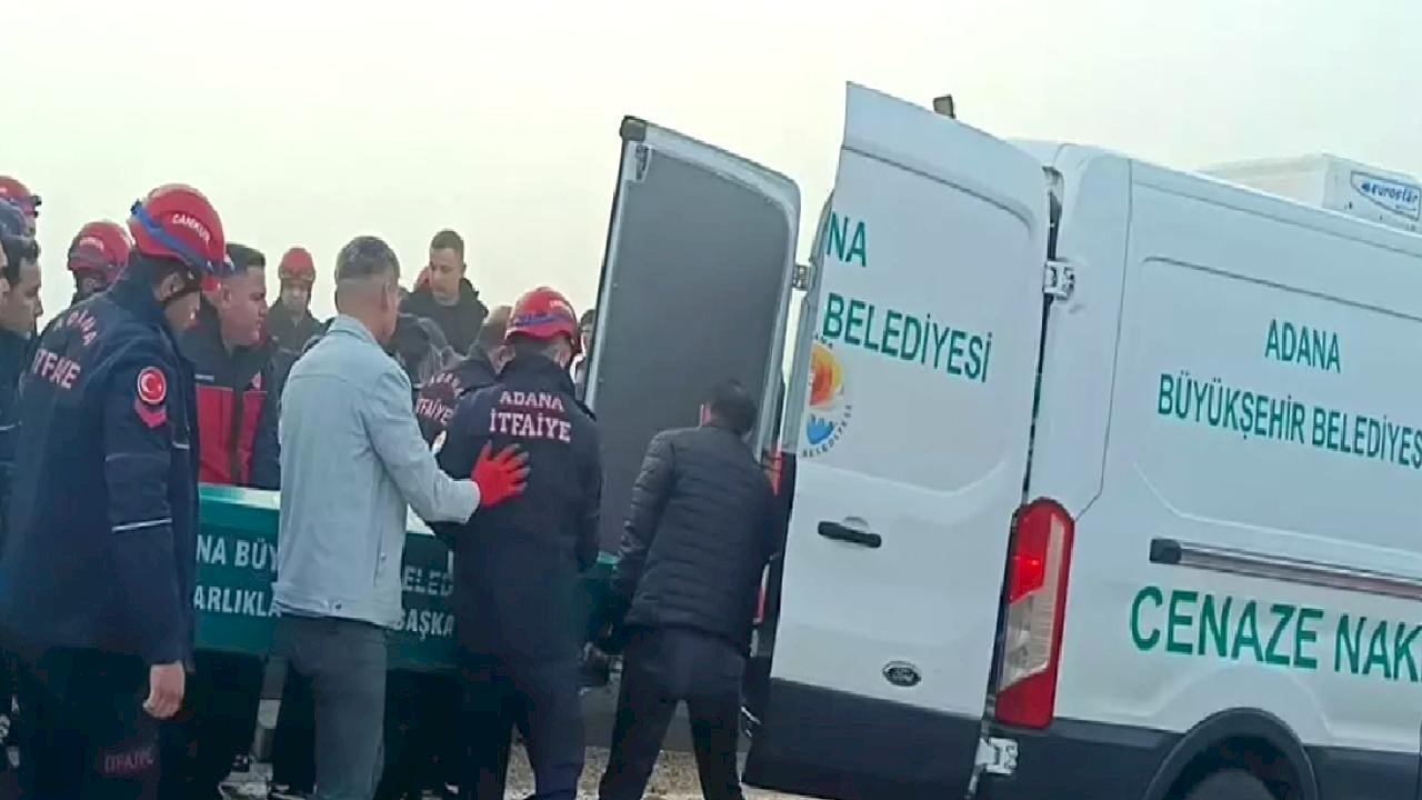 Adana'da yolcu otobüsü devrildi: Ölü ve yaralılar var