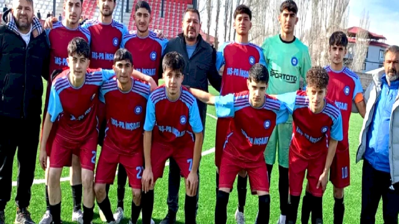 Ağrı’da U18 Ligi Şampiyonu Patnos Spor oldu