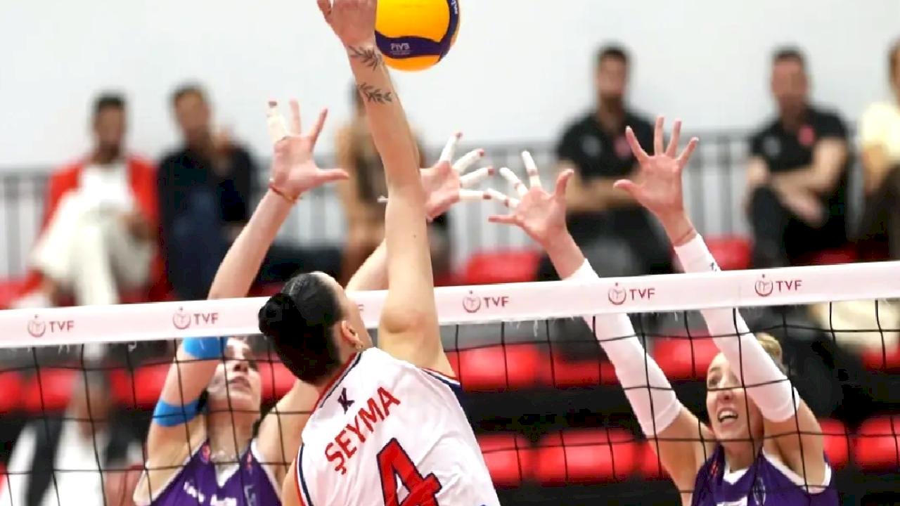 Alanya'da Voleybol Yarı Finali Başladı