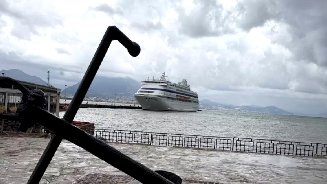 Alanya'ya İlk Kruvaziyer Geldi