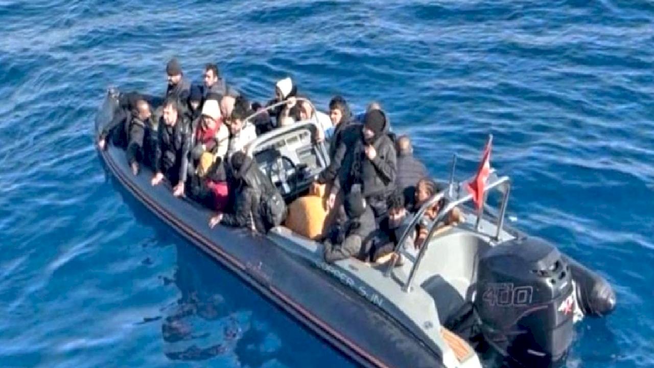 Aydın'da 2 göçmen kaçakçısı ile 101 düzensiz göçmen yakalandı