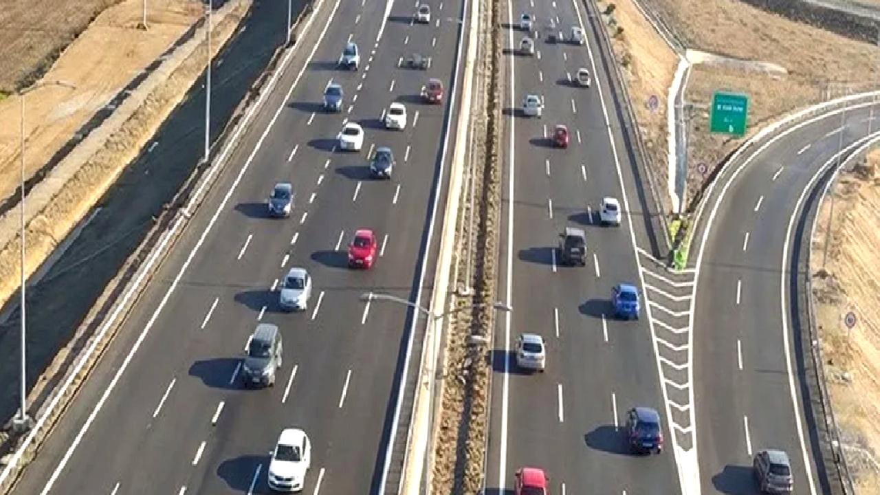 Aydın–Denizli Otoyolu’nda bayram rekoru... Günlük araç geçişi 22 bini aştı