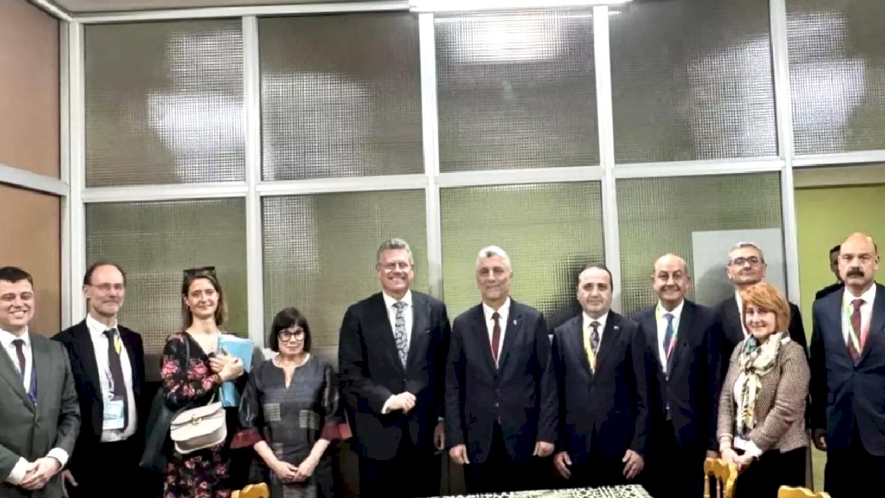 Bakan Bolat, AB Komiseri ile Görüştü