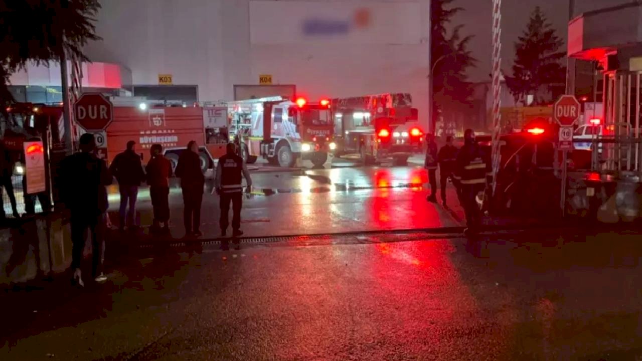 Başiskele'de Fabrikada Yangın