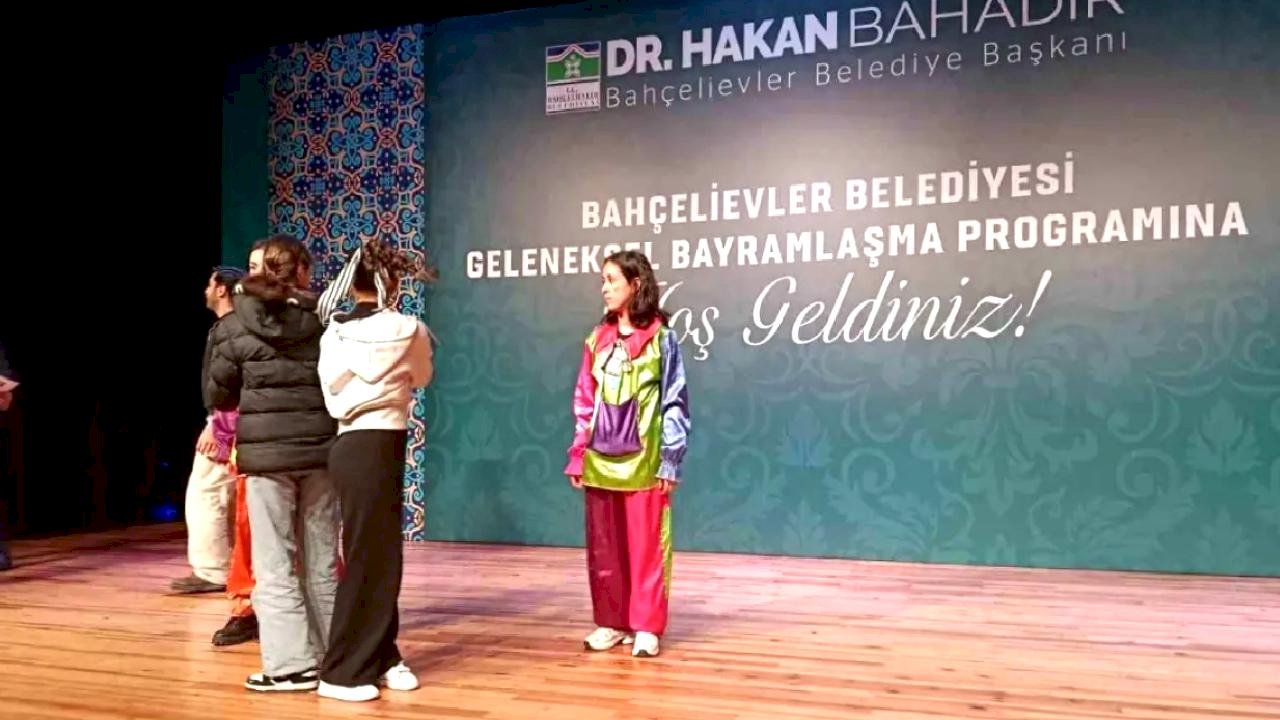 Binali Yıldırım: "Türkiye silah sanayisiyle, ekonomisiyle, her şeyden önce vatan sevgisiyle hercümerç olmuş bir milletin ülkesidir"