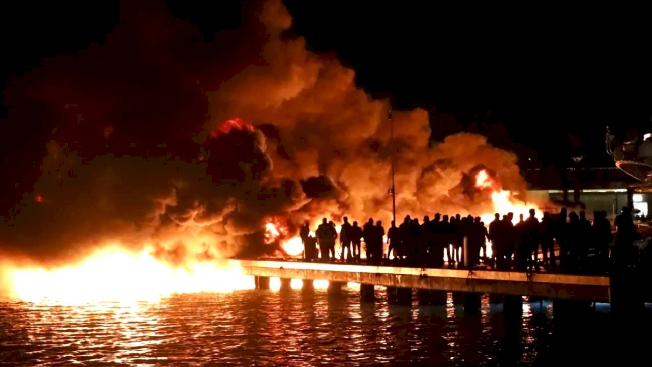 Bodrum'da Marinada Yangın