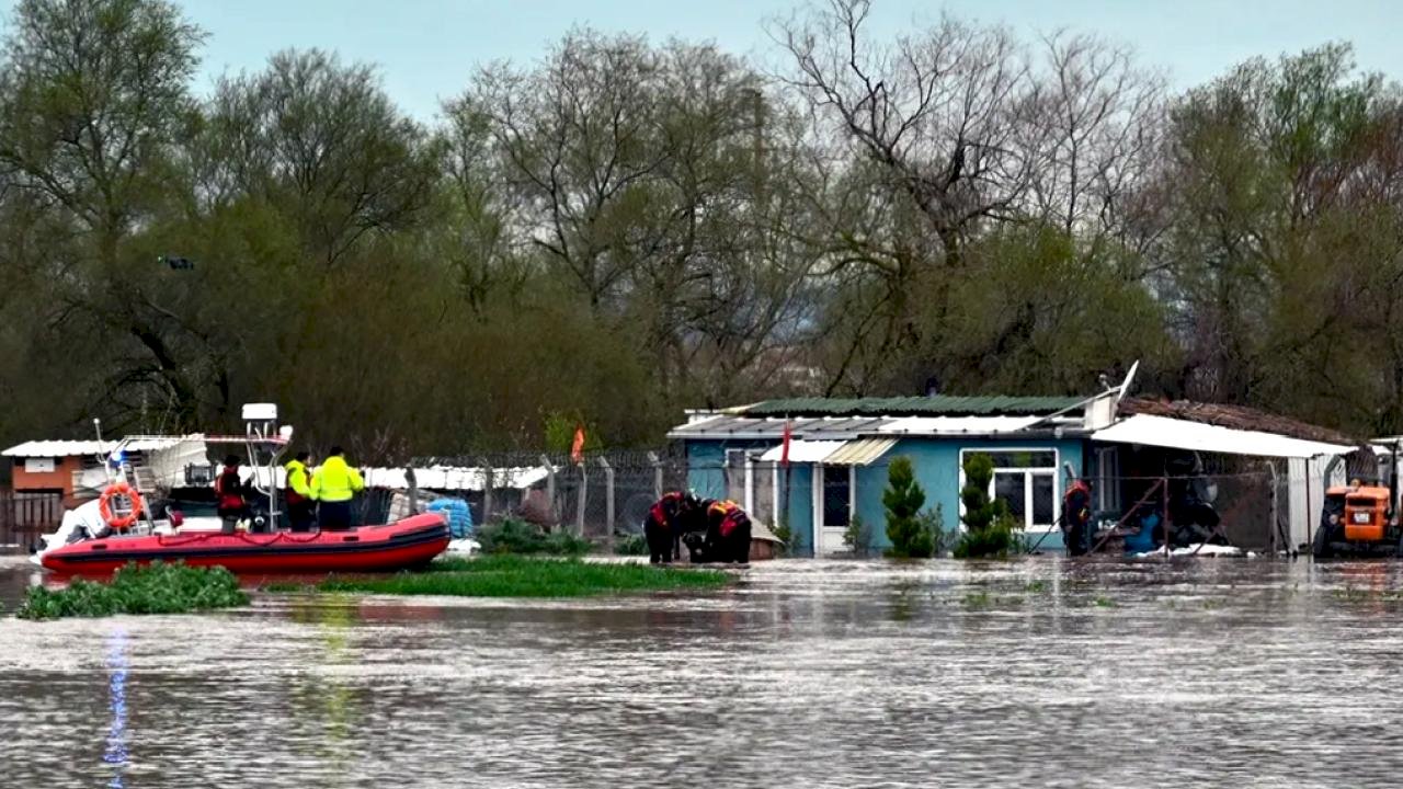 Bursa Karacabey'de Büyükşehir'den hayat kurtaran operasyon