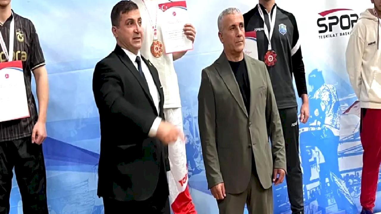 Çayırovalı sporcular o turnuvadan 2 madalyayla döndü