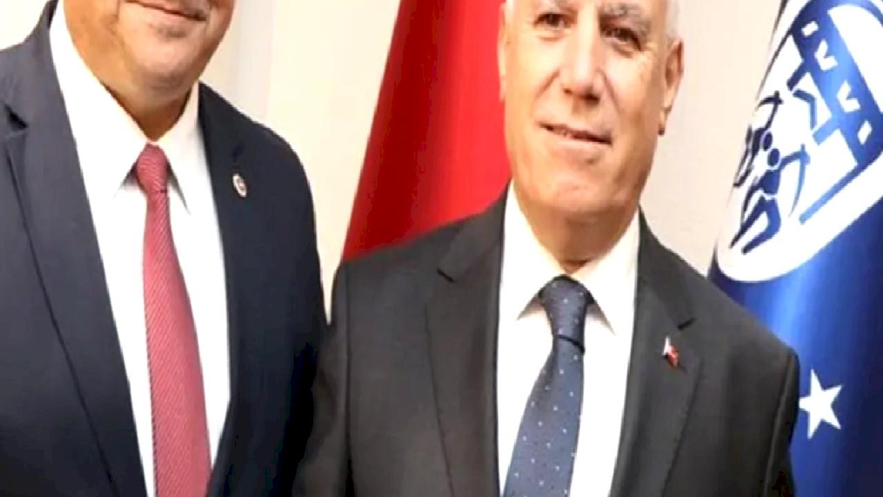 CHP’li Öztürk yoldan döndü, Büyükşehir önüne davet etti!