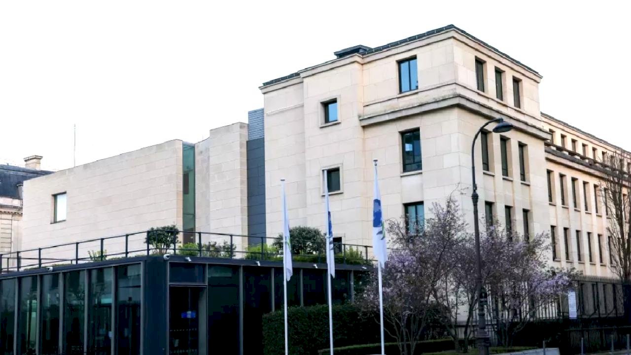 Çin ve ABD Paris'te Ekonomi Görüşmeleri Yaptı