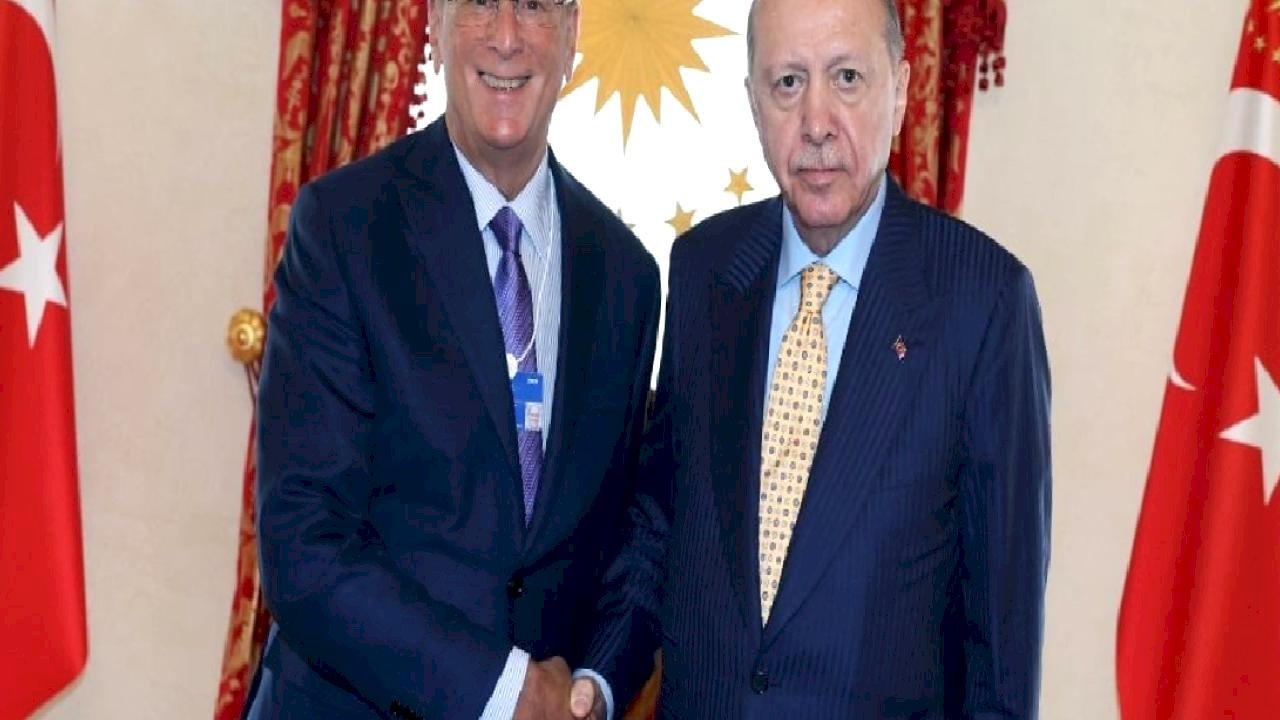 Cumhurbaşkanı Erdoğan, WEF ve BlackRock'ın Başkanı Fink'i kabul etti