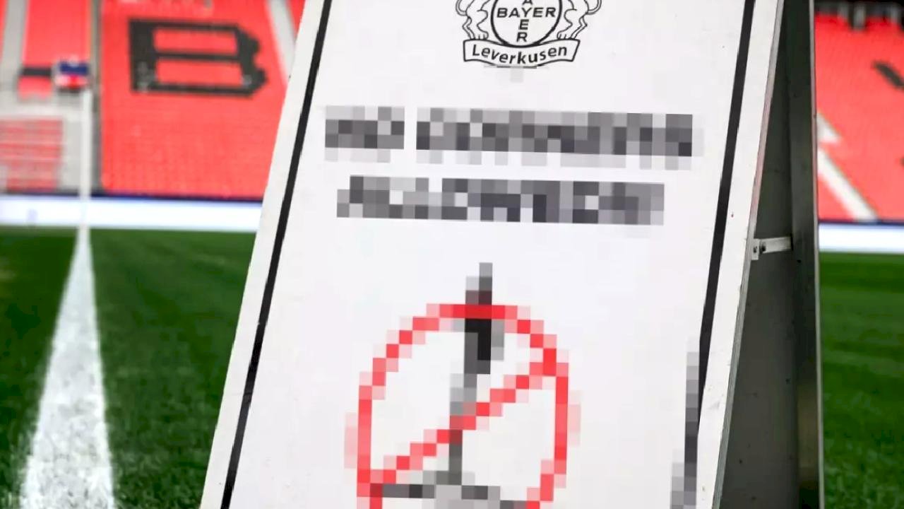 Daha önce böyle bir uyarı levhası görmediniz! Bayer Leverkusen'den Arsenal'in köşe vuruşlarına esprili önlem