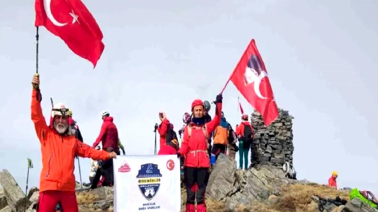 Demircili dağcılar Kaz Dağlarına tırmandı