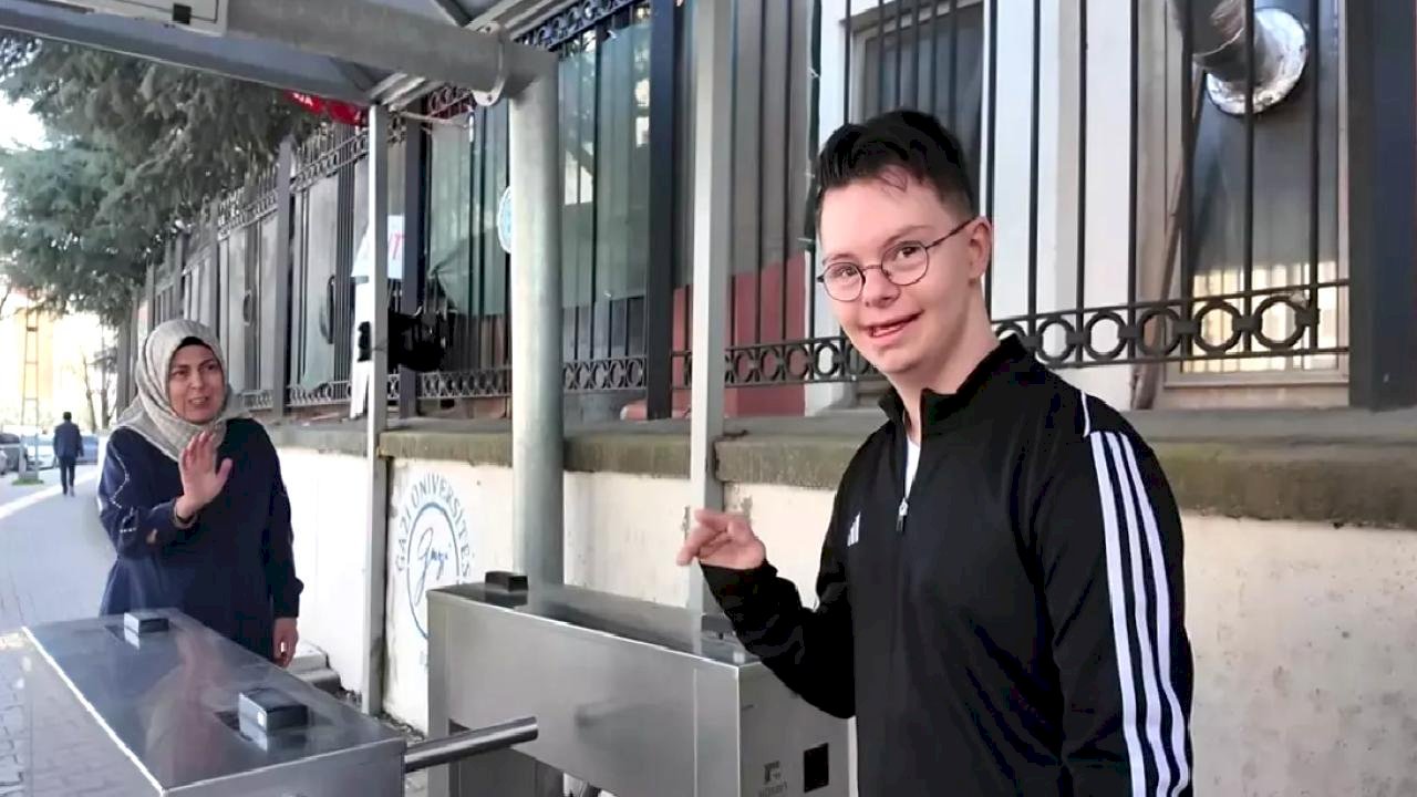 Down Sendromlu Alihan Akgün, Gazi Üniversitesi Öğrencisi