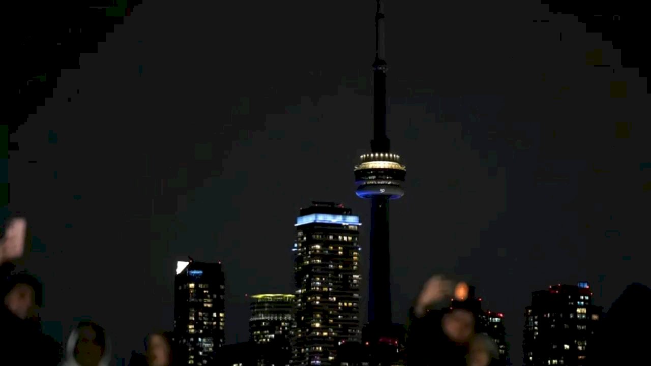 Dünyanın en yüksek üçüncü kulesi karanlığa gömüldü! Sebebi çok daha dikkat çekti