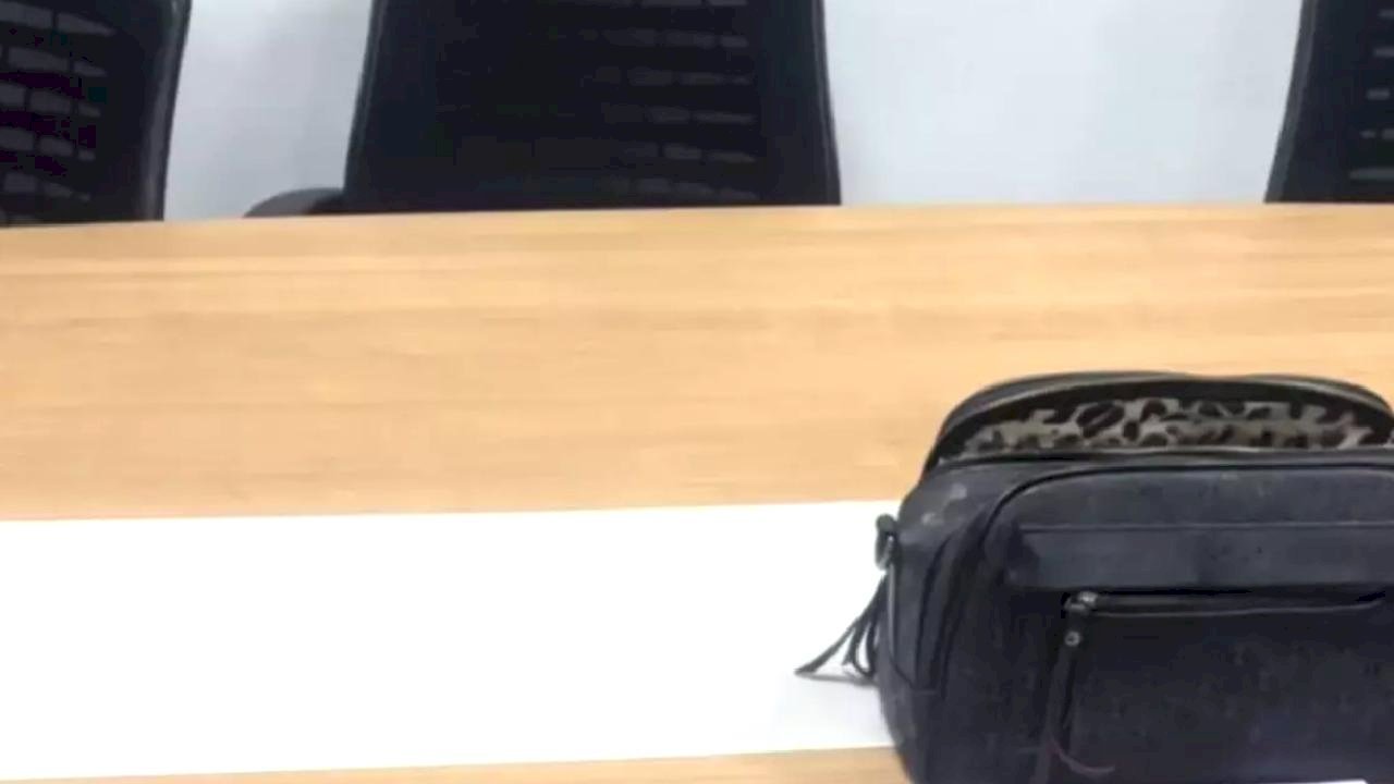 Duyarlı Muhtarlar, Yolda Bulunan 176 Bin Liralık Çantayı Sahibine Ulaştırdı