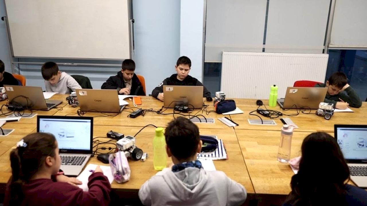 Edirne’de gençler, robotik kodlama ve yapay zeka ile geleceğe hazırlanıyor
