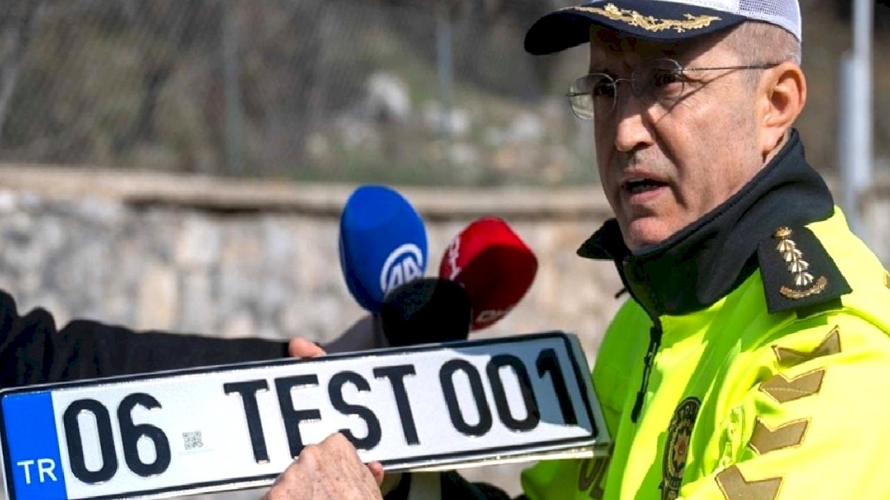 EGM yetkililerinden 'APP plaka' uyarısı: Araç tescil plakalarında standartlara uyma zorunluluğu