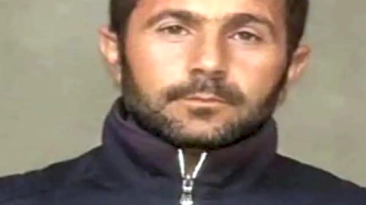 Eşini Bıçaklayarak Öldürdü