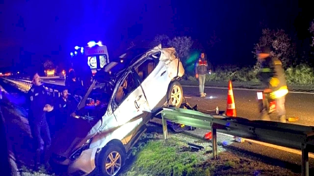 Eskişehir'de kontrolden çıkan sürücü araca çarptı: 2 ölü