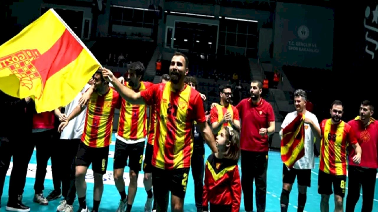 Göztepe Erkek Hentbol Takımı, Süper Lig'e Yükseldi
