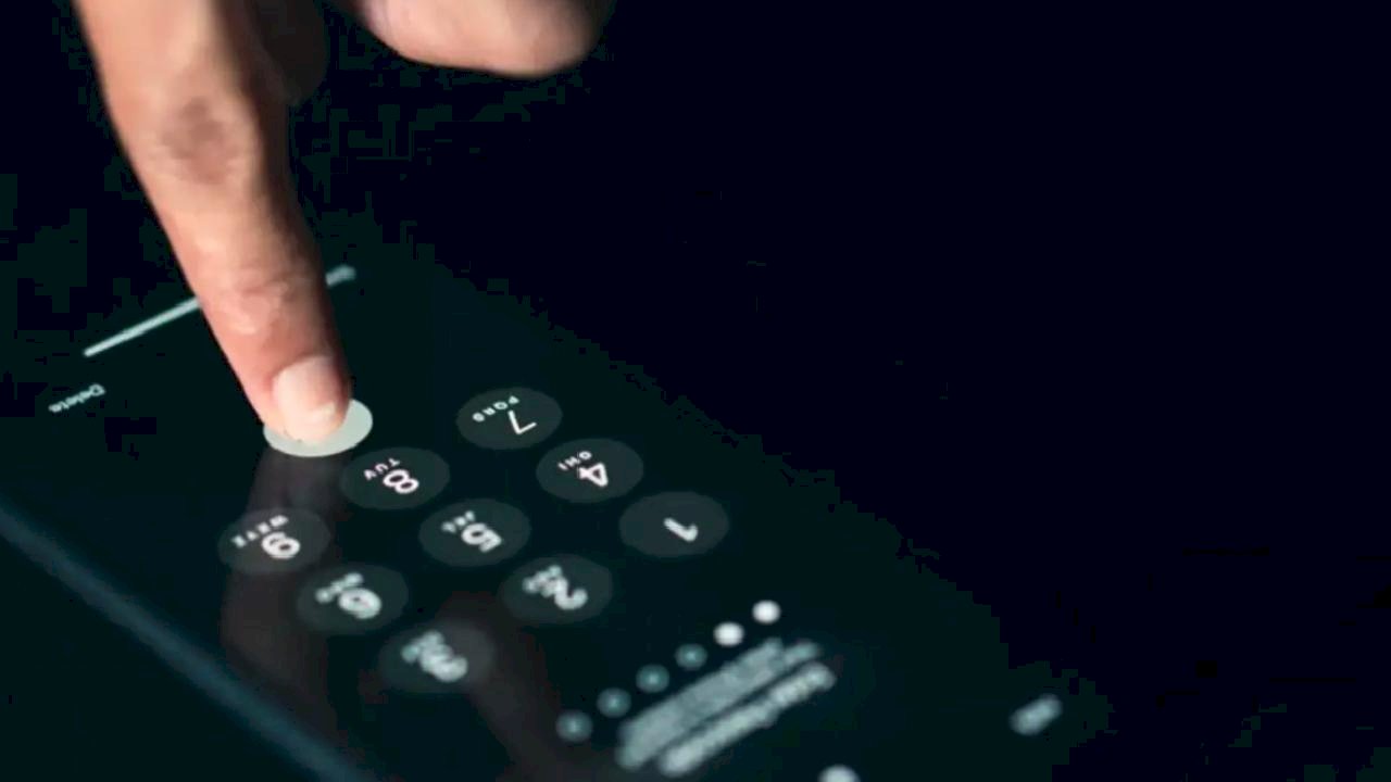 Hackerların tuzağına düşen ismin CV'si dünyayı şaşkına çevirdi