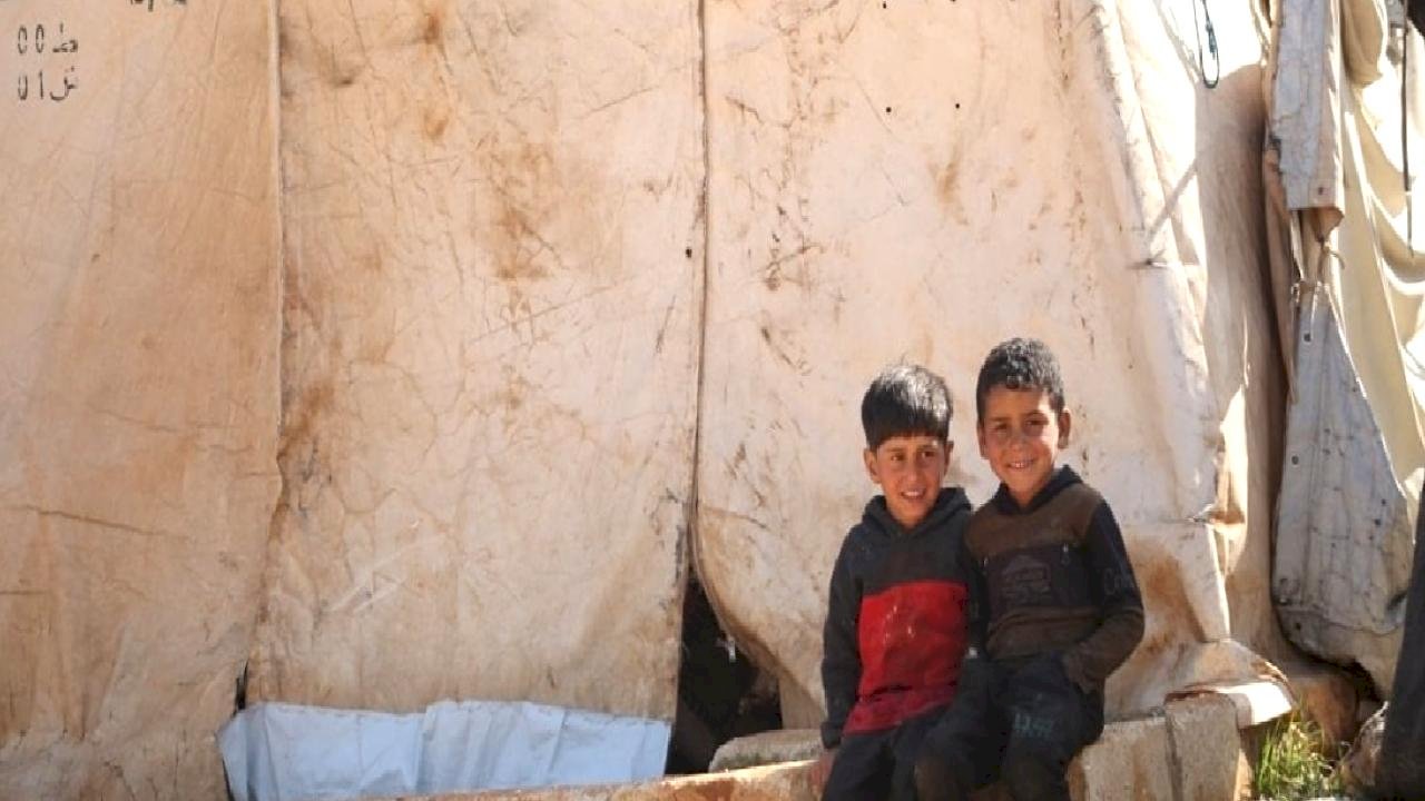 İdlib’de çadırlarda bayram: Yerinden edilmiş siviller zorlu yaşam koşullarıyla mücadele ediyor