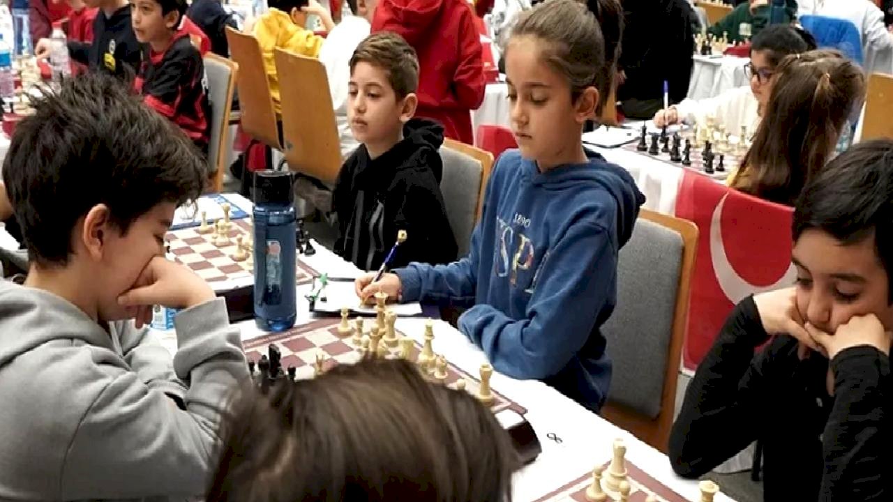 İstanbul Beylikdüzü'nde geleneksel turnuvada hamleler konuştu