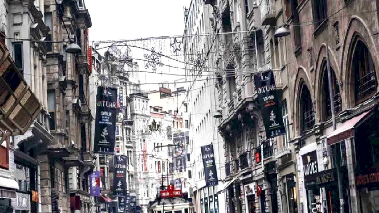 İstanbul caddelerindeki ziyaretçi trafiği turistle ayrılıyor... Alışveriş Caddeleri Raporu yayımlandı