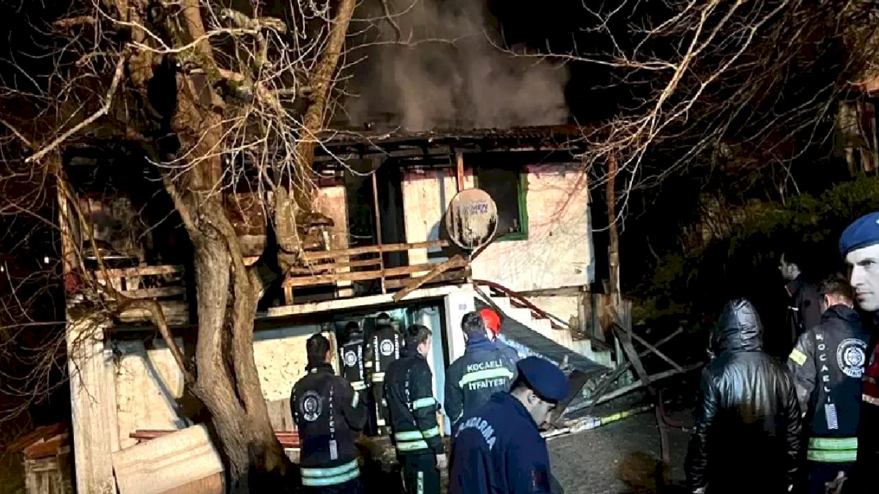 İzmit'te Yangın: 1 Ölü