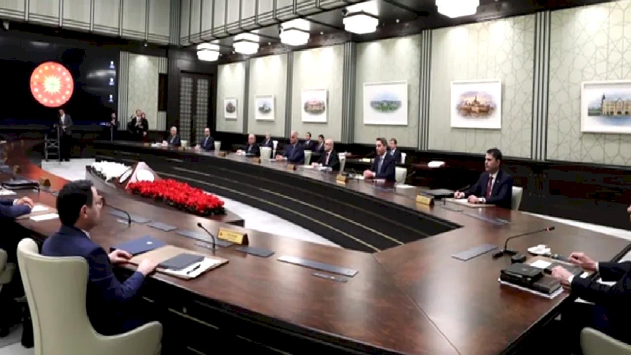 Kabine yoğun gündemle toplanıyor