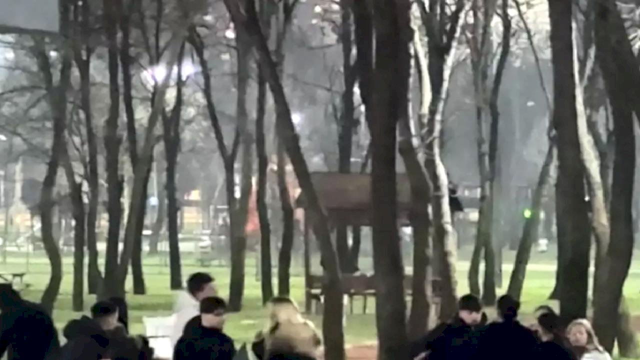 Kağıthane'de lise öğrencilerinin tekmeli yumruklu kavgası: Seni mermi manyağı yapacağım