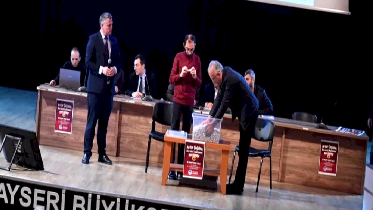 Kayseri'de “Arılar Çoğalsın, Bereket Katlansın”da kura heyecanı